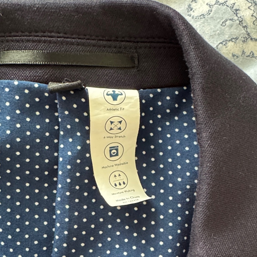 Athletic Fit State & Liberty suit jacket. Navy - Picture 5 of 10